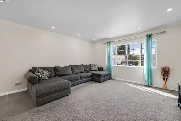 Castro Valley, CA 94546,3414 Pine St