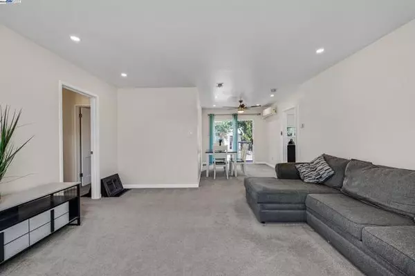 Castro Valley, CA 94546,3414 Pine St