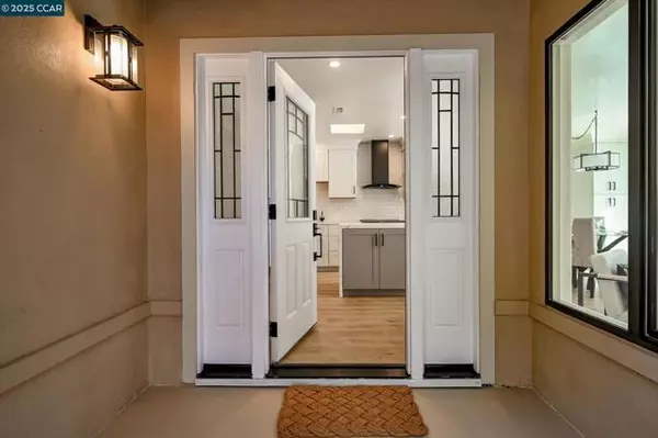 Walnut Creek, CA 94595,1433 Oakmont Dr