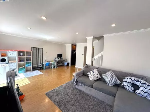 Castro Valley, CA 94546,19901 Forest Ave