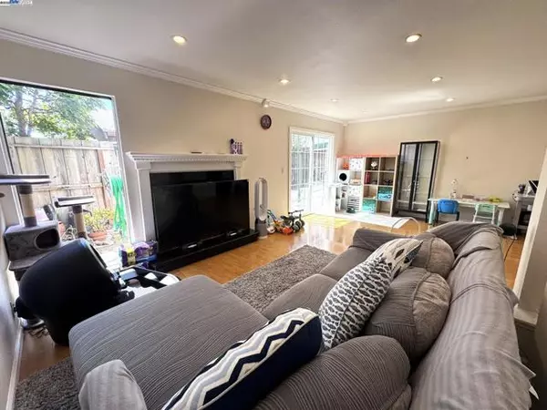 Castro Valley, CA 94546,19901 Forest Ave