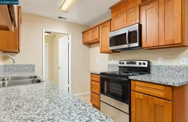 Sacramento, CA 95820,7696 20Th Ave