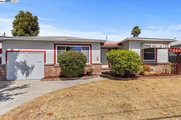 9900 Maddux Dr, Oakland, CA 94603