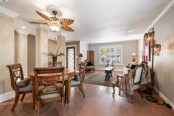 Hayward, CA 94542,28047 Dobbel Ave