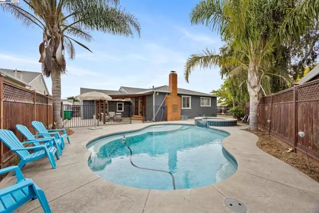 San Leandro, CA 94579,15102 Chapel Ct