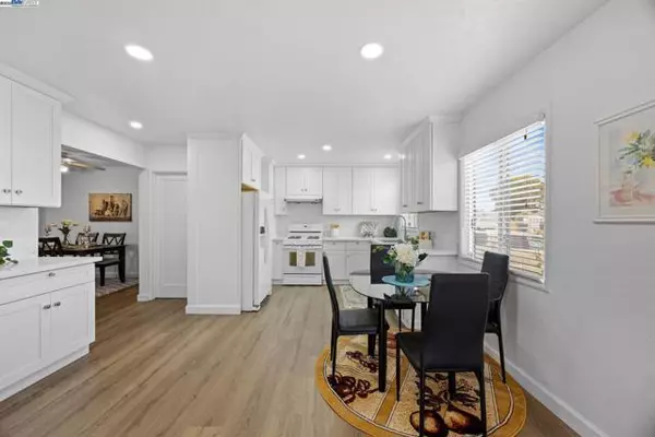 San Leandro, CA 94579,15102 Chapel Ct