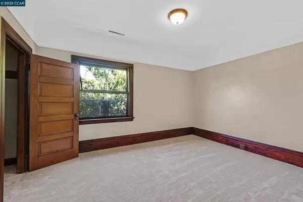 Berkeley, CA 94703,3102 Martin Luther King Way