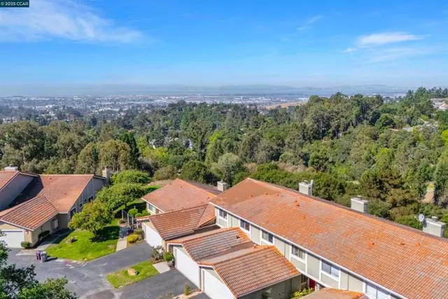 Oakland, CA 94605,141 Mountain Valley St