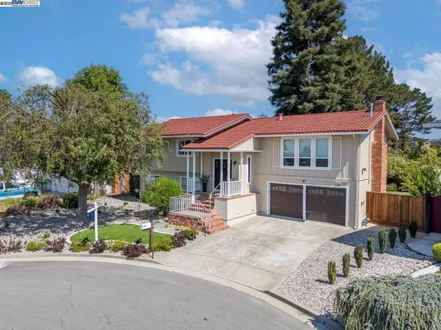 Hayward, CA 94542,3274 Red Leaf Ct