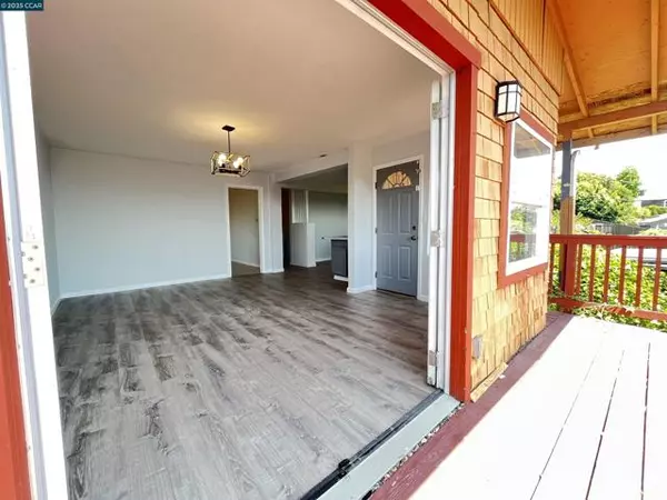 Oakland, CA 94605,7618 Sunkist Dr