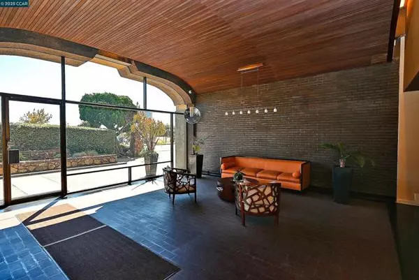 Oakland, CA 94612,1555 Lakeside Drive