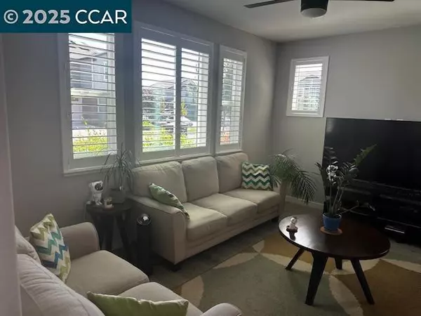 Sacramento, CA 95833,2709 Mossy Creek St