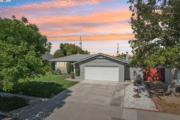 915 Bucknam Ave,  Campbell,  CA 95008