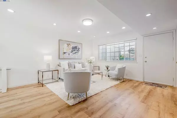 San Leandro, CA 94577,2474 Fairway Dr