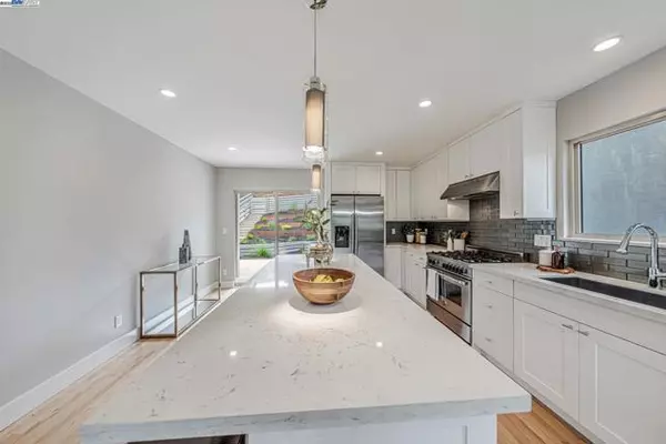 Oakland, CA,2066 Drake Drive