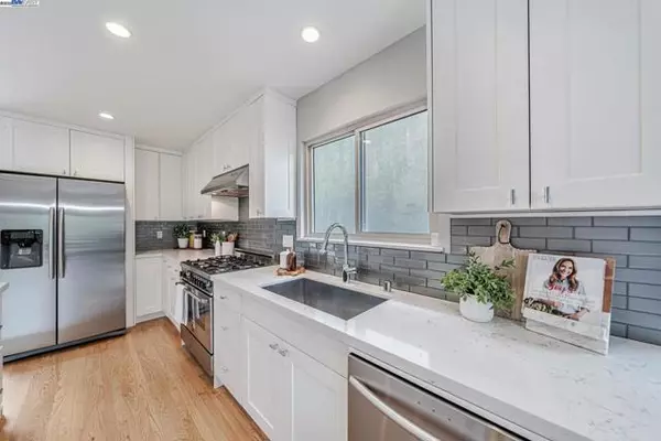 Oakland, CA,2066 Drake Drive