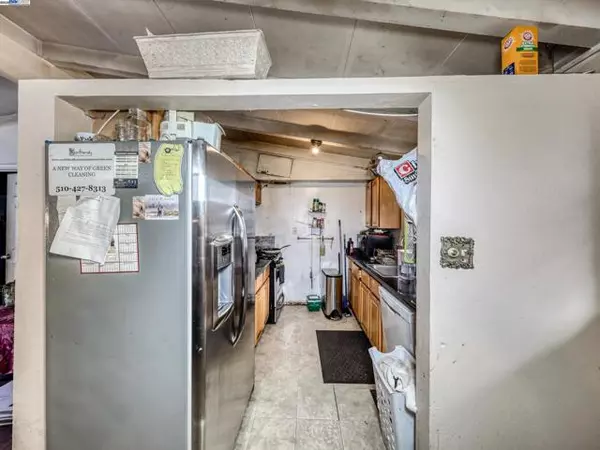Hayward, CA 94544,27628 Pensacola Way