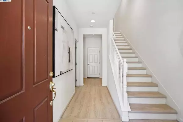 Hayward, CA 94545,124 Montevina Way