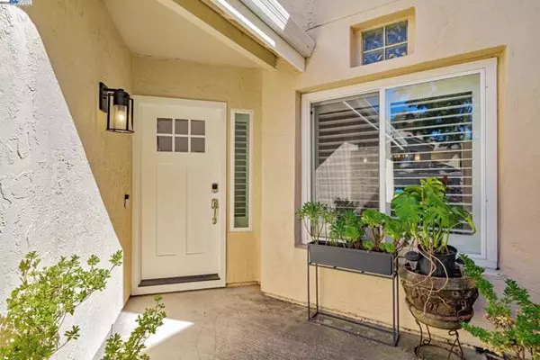 San Ramon, CA 94582,6192 Lakeview Cir