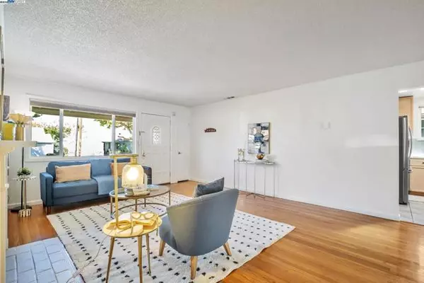San Lorenzo, CA 94580,17316 Via Flores
