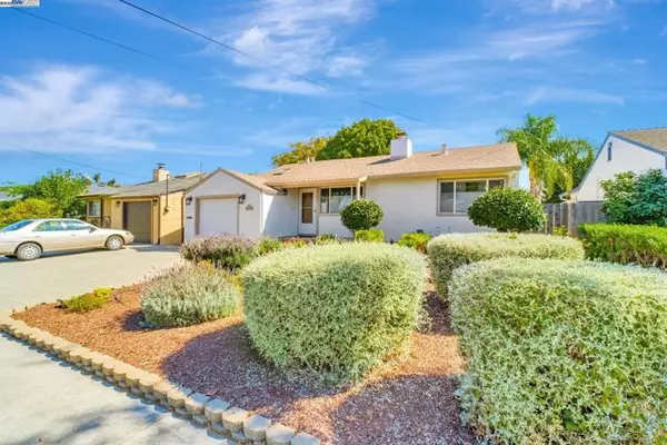 San Lorenzo, CA 94580,17316 Via Flores