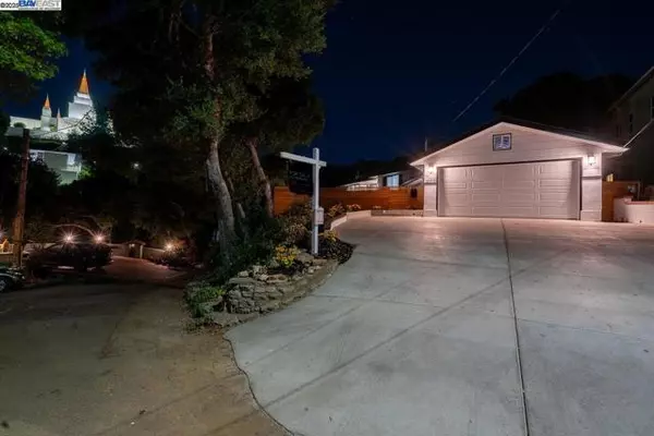 Oakland, CA 94602,2818 Steinmetz Way