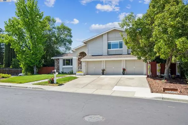 San Ramon, CA 94583,2740 Mohawk Cir