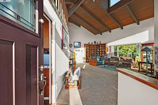 Castro Valley, CA 94546,17220 Robey Dr