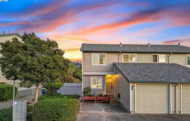 Hayward, CA 94541,25091 Oakridge Ct