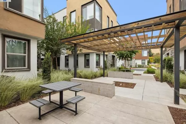 25345 Custom Drive, Hayward, CA 94544