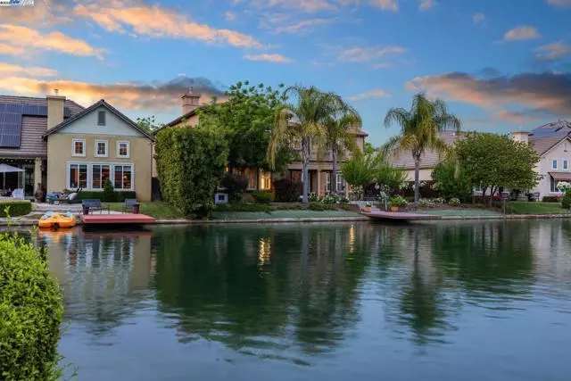 Clovis, CA 93619,10615 East Landmark Way