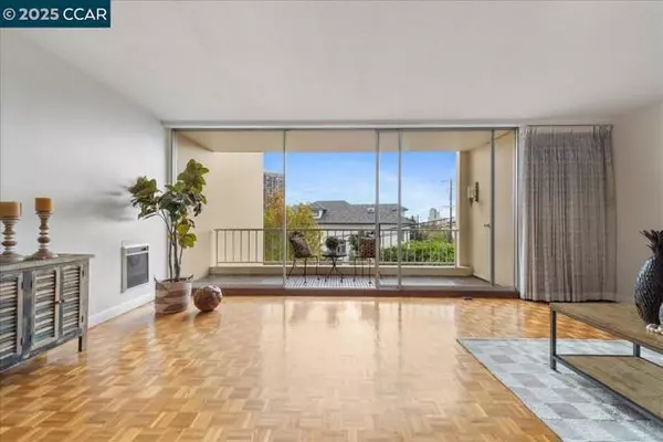 320 Lee St, Oakland, CA 94610