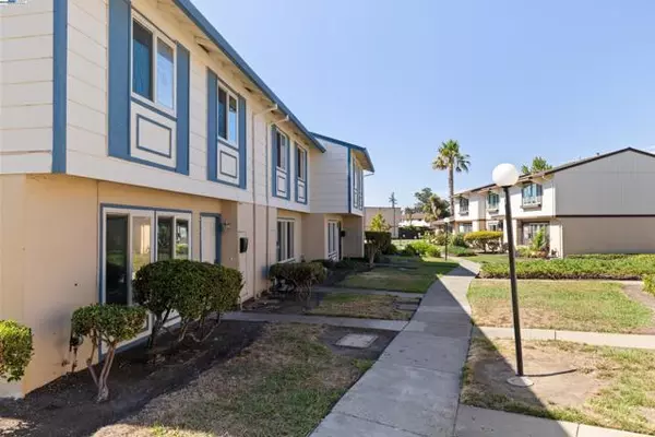 27801 Del Norte Ct, Hayward, CA 94545