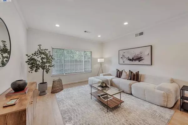 Fremont, CA,38131 Acacia st.