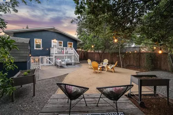 Oakland, CA 94618,5427 CLAREMONT AVENUE