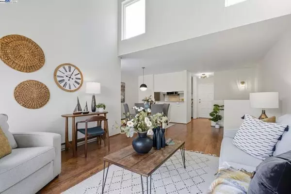 2101 Shoreline Dr, Alameda, CA 94501