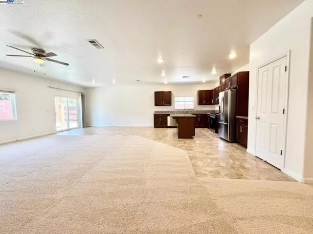 Manteca, CA 95337,597 Pendragon St