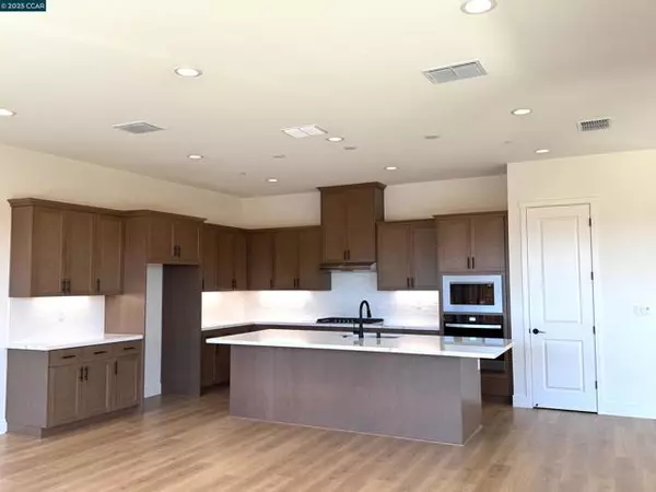 Lathrop, CA 95330,17585 Bushwick Lane