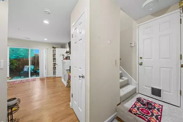 Hayward, CA 94544,918 West Tennyson Rd