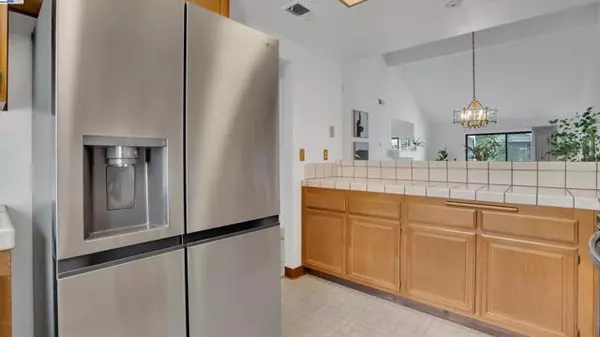 Newark, CA 94560,39943 Parada St