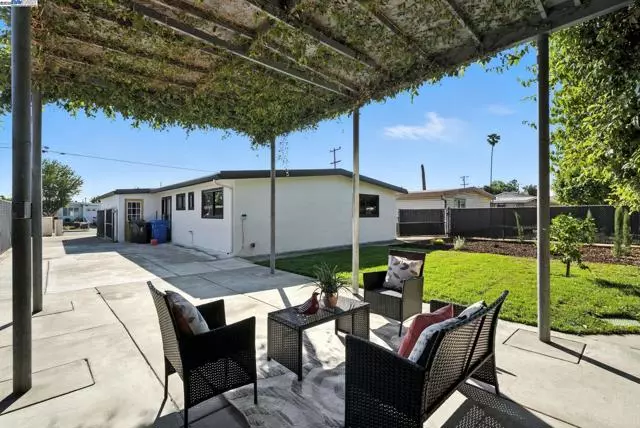 Newark, CA 94560,36686 Charles St