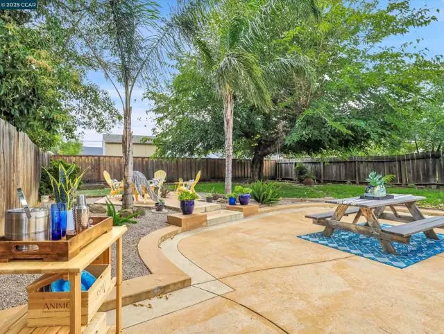 Concord, CA 94518,2860 Laguna St