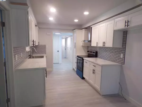 Sacramento, CA 95831,6235 Allenport Way