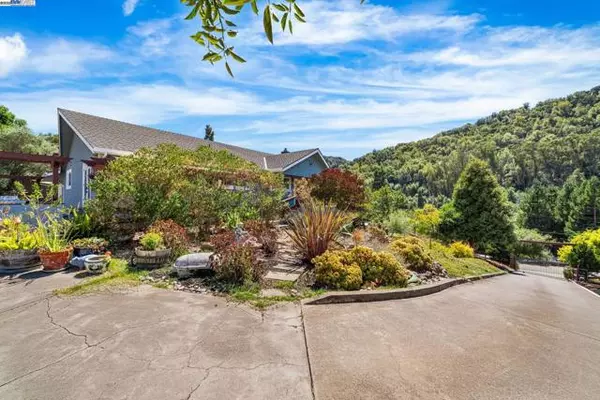 Castro Valley, CA 94552,26928 Palomares Rd