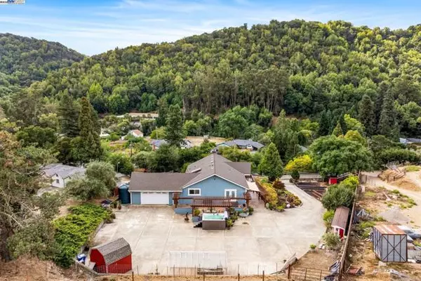 26928 Palomares Rd, Castro Valley, CA 94552