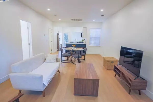 Oakland, CA 94607,1019 Campbell St