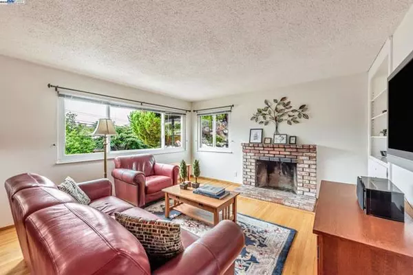 Castro Valley, CA 94578,16560 Cowell St