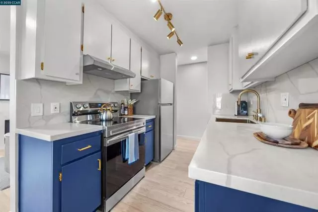 Oakland, CA 94611,3751 Harrison Street