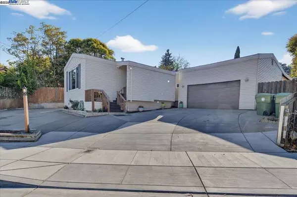 18201 Lake Chabot Rd, Castro Valley, CA 94546