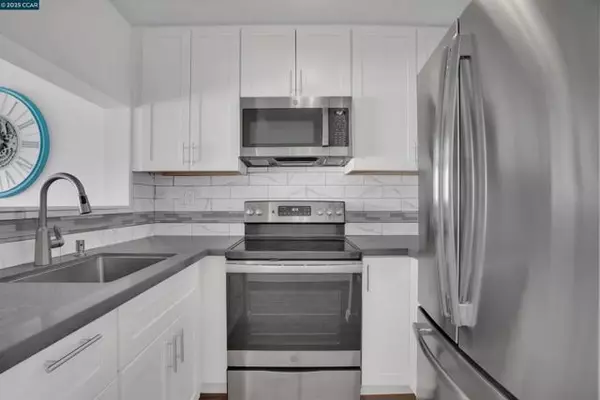 San Francisco, CA 94107,300 3rd St